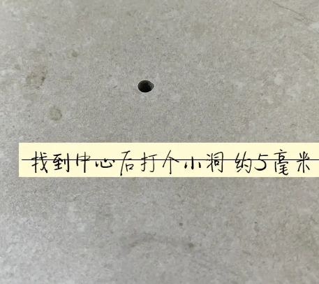 甘肃瓷砖空鼓维修公司专业解答在瓷砖铺贴过程中，如果砂料搅拌不均匀，将会带来以下问题
